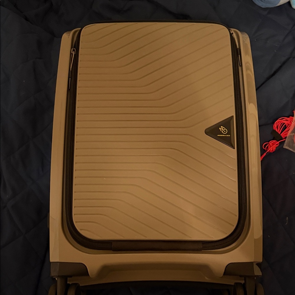 Wenger Beige Hard Shell Suitcase